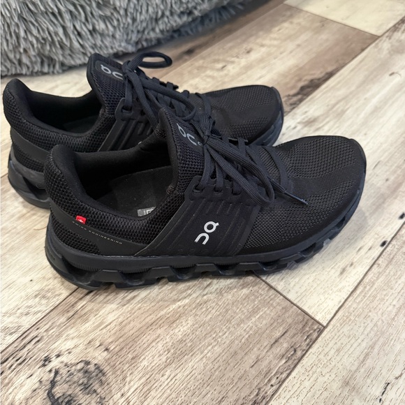 On Running Athletic Shoes - Picture 3 of 6